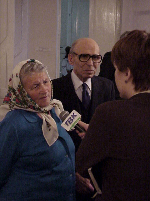 Mvc-408f.jpg (12885 bytes)