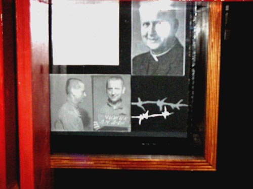 04.jpg (24140 bytes)