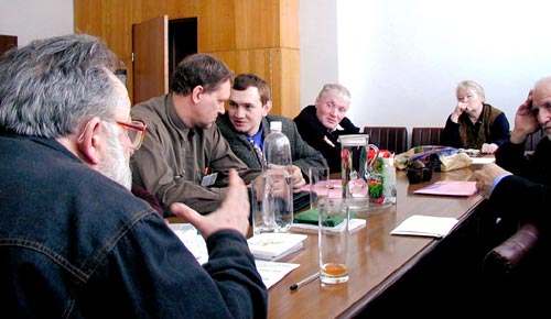 Round04.jpg (32144 bytes)