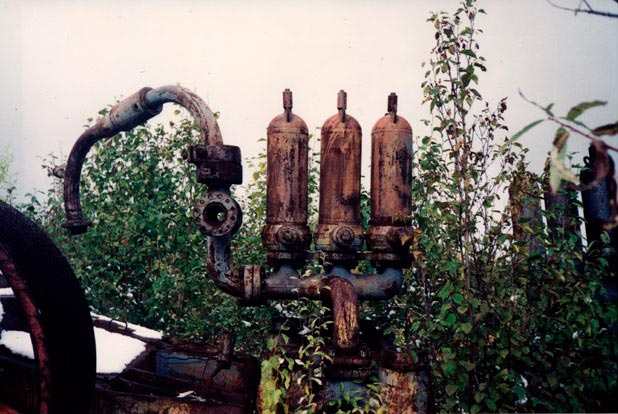 image028.jpg (33051 bytes)