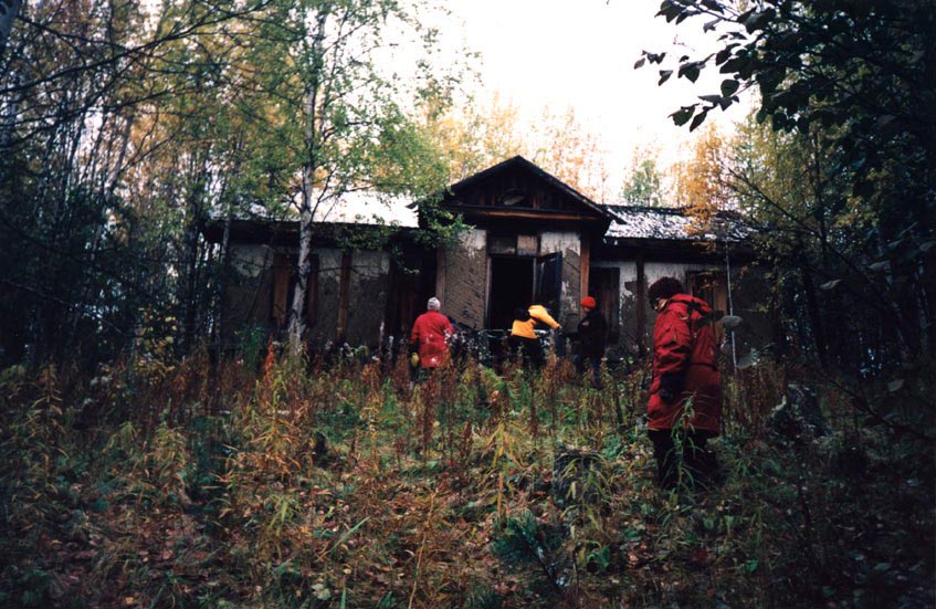 image034.jpg (14563 bytes)