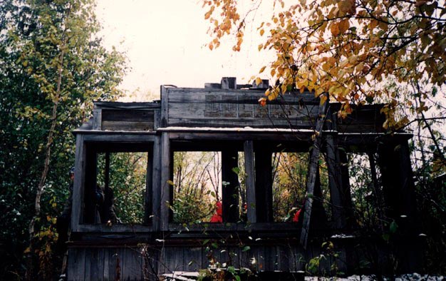 image042.jpg (16296 bytes)