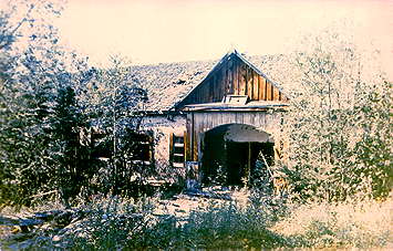 barrack.jpg (26651 bytes)