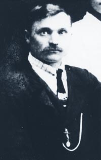 liax_v_v.jpg (6619 bytes)