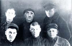 Marchuk_I_Votiakov_S_Refiak_S_Sinelnikov_A_1947.jpg (15283 bytes)